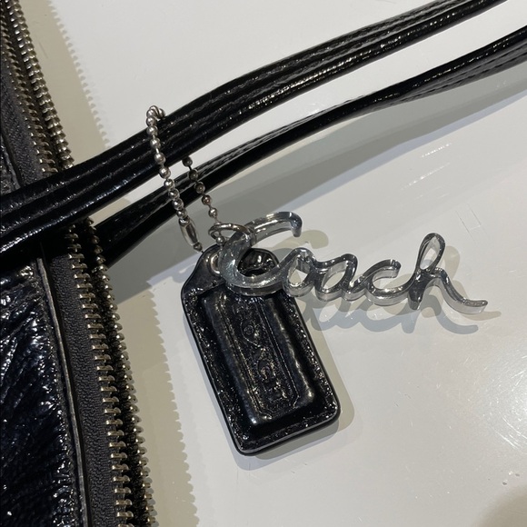 Authentic COACH Laura Circle Signature Black Leather Bag / Purse / Tote - LARGE - Picture 2 of 16